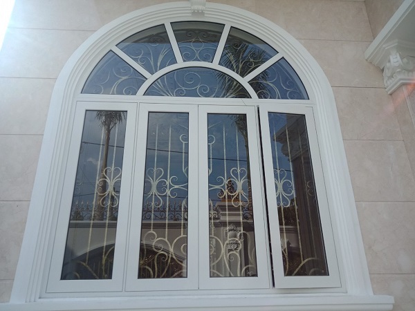 Cửa nhôm xingfa uốn vòm 