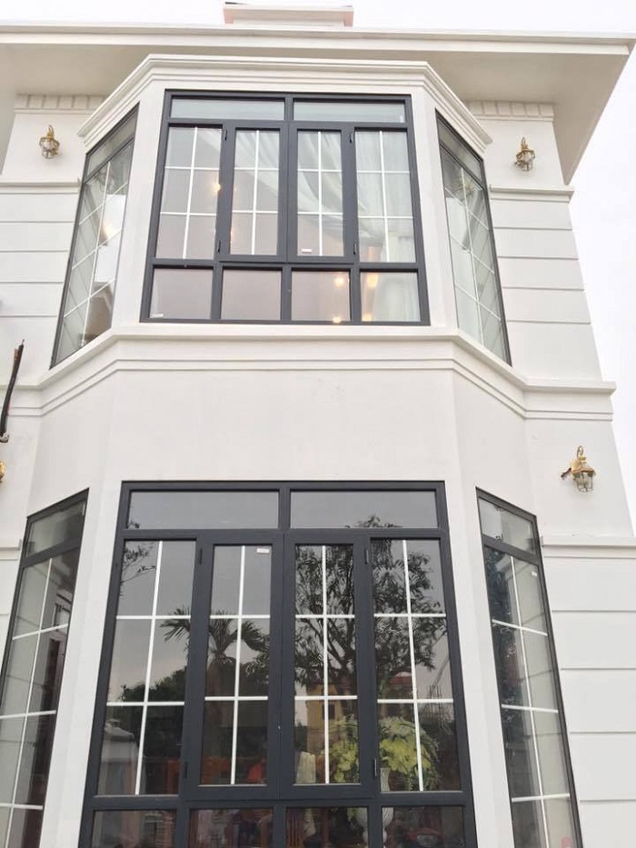 Mẫu cửa nhôm Xingfa nan trang trí